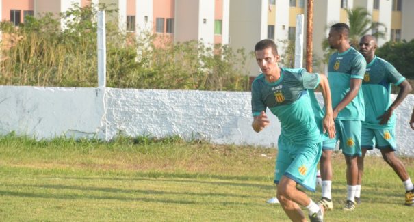 Sampaio contrata “xerifão” para zagueiro campeão da Copa do Nordeste de 2018