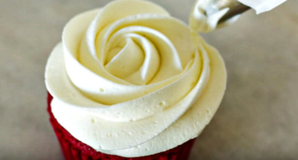Saiba como fazer chantilly simples e caseiro