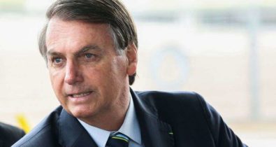 Bolsonaro anuncia R$ 300 como novo valor do auxílio emergencial por mais quatro meses