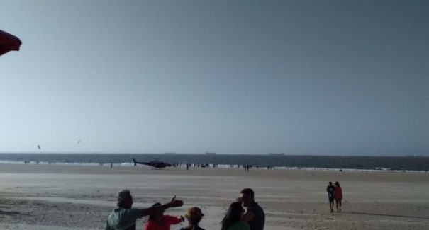 Equipes continuam com as buscas de jovem desaparecido no mar