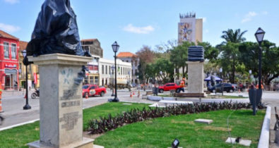 Centro histórico: Largo do Carmo recebe monumentos restaurados