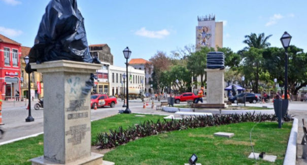 Centro histórico: Largo do Carmo recebe monumentos restaurados