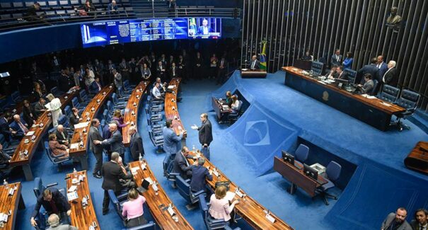 Plenário tem seis indicações de autoridades na pauta desta terça