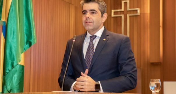 Adriano Sarney anuncia saída de disputa da prefeitura de São Luís