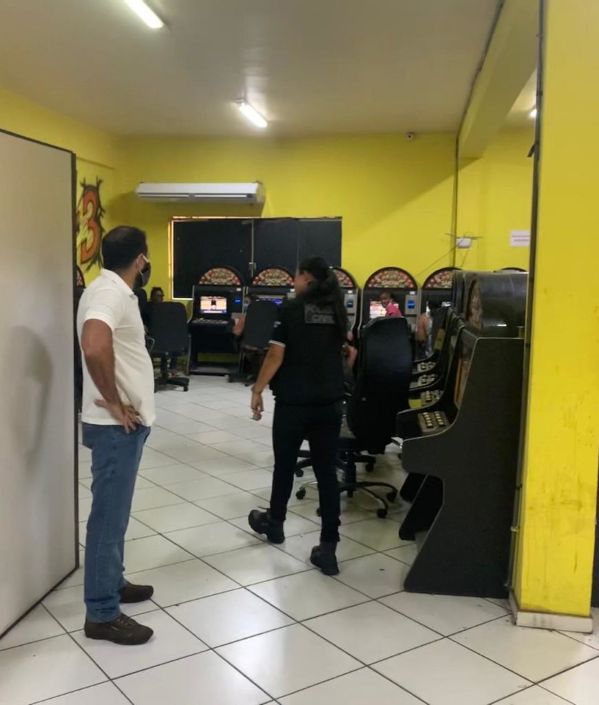 Operação da Polícia Civil fecha bingo em São Luís