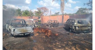 Incêndio em oficina destrói oito carros no interior do estado