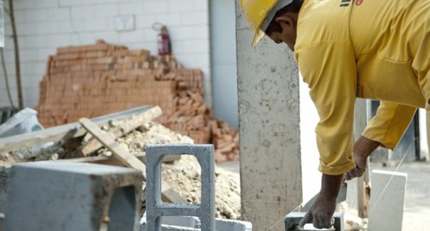 Programa disponibiliza mais de 14 mil empregos para beneficiários
