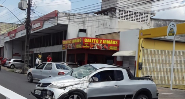 Idoso morre apos colidir veículo na proteção da pista no bairro da Cohab