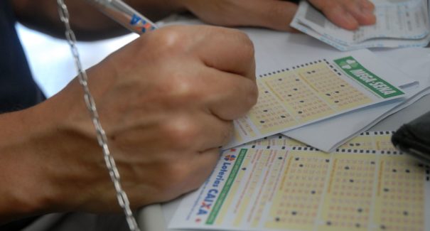 Lotofácil sorteia neste sábado prêmio especial de R$ 120 milhões