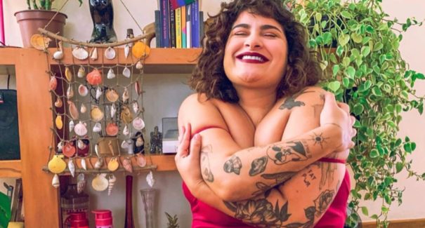 Conheça 3 influenciadoras digitais que combatem a gordofobia