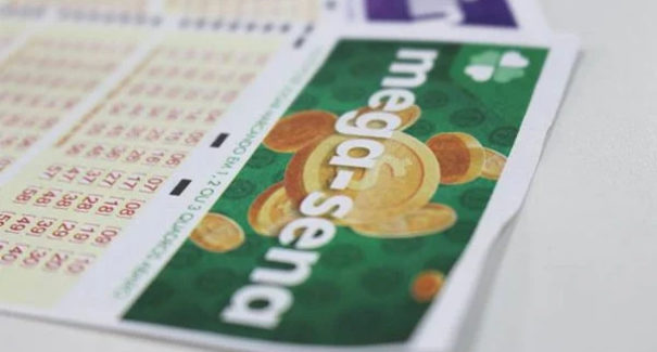 Ninguém acerta a Mega-Sena e prêmio acumula em R$ 12,8 milhões