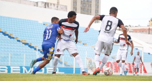 Moto e São José disputam vaga para final do campeonato