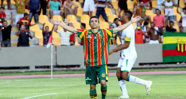 Pimentinha acerta volta ao Sampaio Corrêa