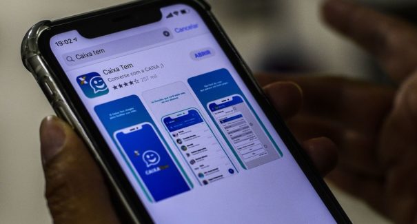 Caixa paga auxílio emergencial a nascidos em abril