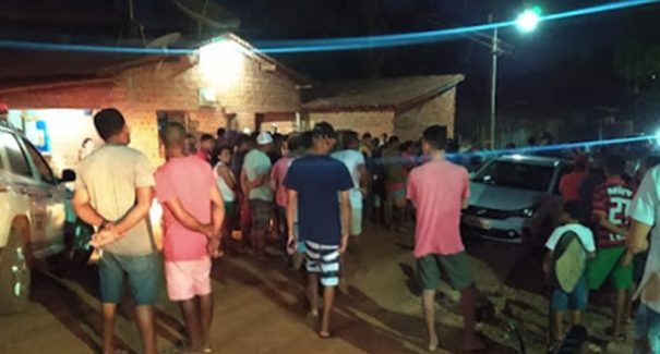 Mulher acompanhada do bebê é executada com 13 tiros em Vargem Grande