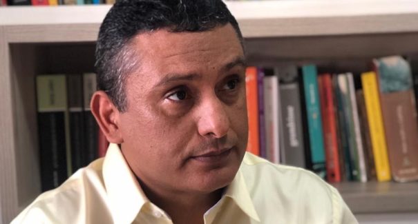 Live dos Candidatos: Assista aqui entrevista com Franklin Douglas, do PSOL