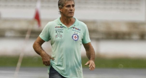Após derrota, Imperatriz anuncia Charles Guerreiro como novo técnico