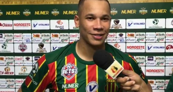 Caio Dantas sobre artilharia da Série B: “feliz em fazer meu trabalho”