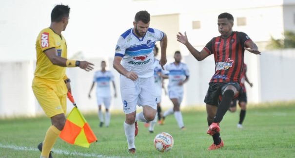 Léo Goiano deve ter novas opções para montar time diante do Juventude