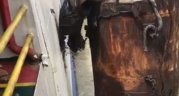 Ferry boat colide em estrutura de atracação de porto em São Luís