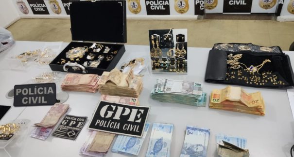 Dupla é presa aplicando golpes como correspondentes bancários