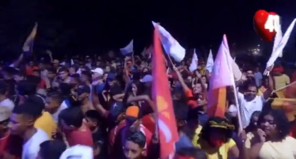 Eleições 2020: Candidato à prefeitura de São Mateus promove aglomeração durante evento; veja vídeo