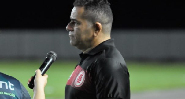 Carlos Ferro não é mais treinador do Juventude