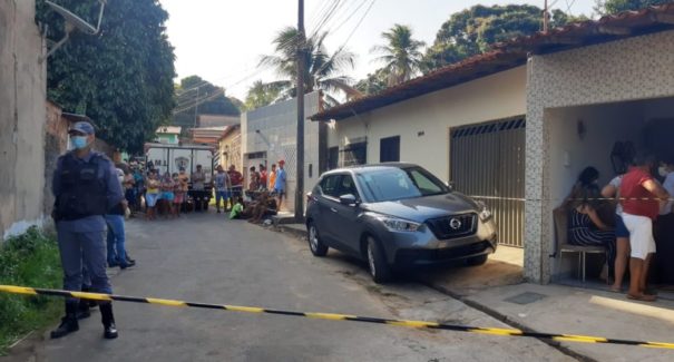Criança morre após atirar contra própria cabeça com arma de um familiar
