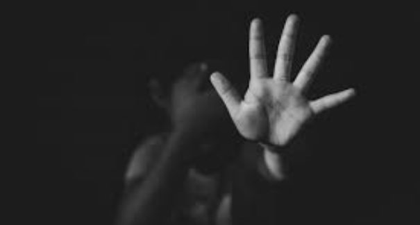 Dois meninos são vítimas de abuso por homem de 54 anos em açude