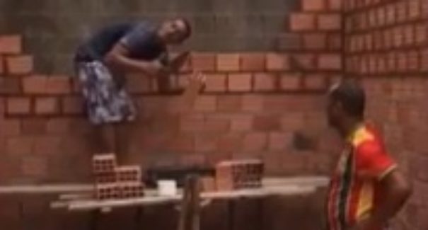 Atletas do Sampaio constroem casa de massagista