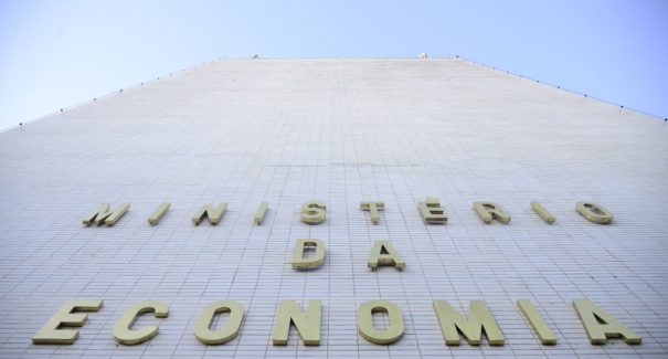 Saúde pública continua gratuita para população