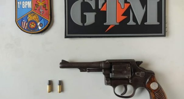 Homem que ameaçava a vizinhança com arma de fogo é preso na Vila São Luís