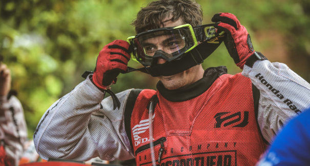 Piloto de moto sofre acidente no Rally dos Sertões