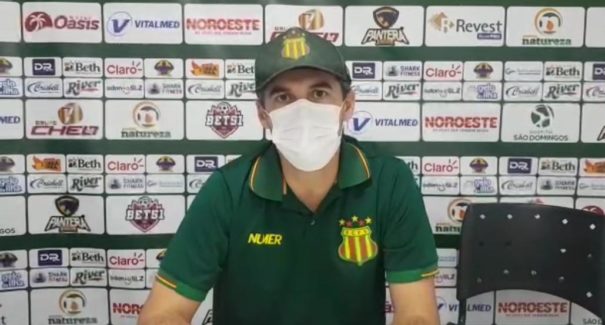 Léo Condé destaca prioridade do Sampaio para returno: “manter na Série B”