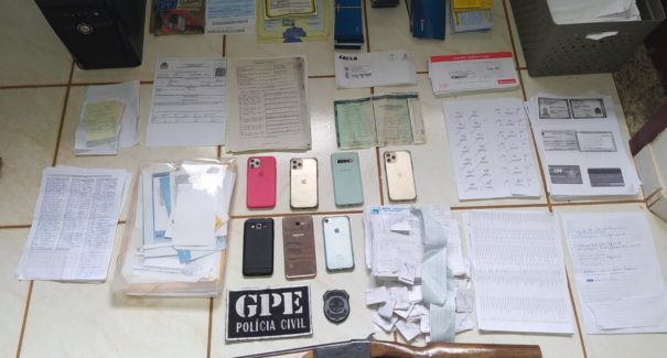 Candidato à prefeitura de São João do Paraíso é alvo de investigação, documentos e armar são apreendidos