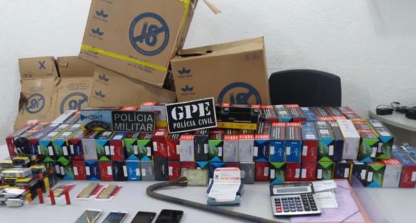 Quatro pessoas foram presas por suspeitas de assaltarem cargas de cigarros