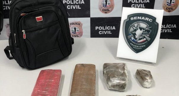 Mulher presa transportando 3kg de maconha em Vargem Grande