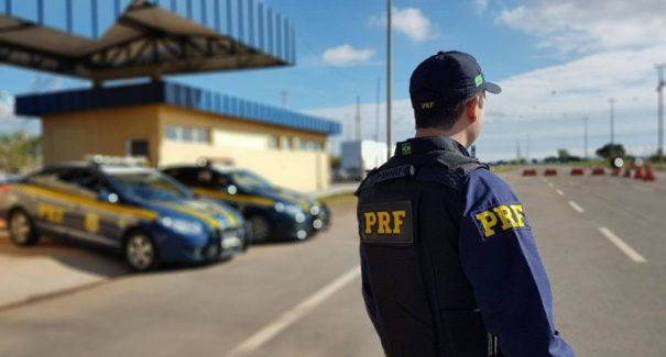 Ônibus com funcionários de uma empresa é assaltado por sete indivíduos