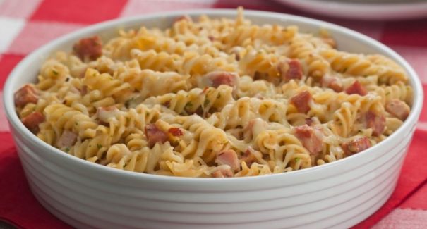 Macarrão cremoso e saboroso para um almoço de domingo