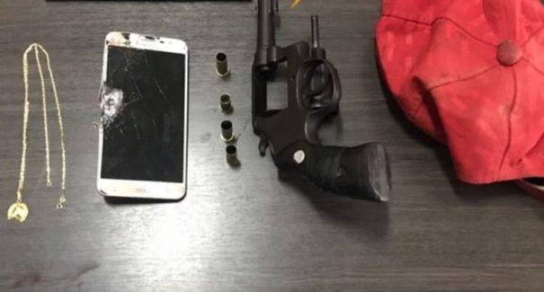 Suspeito de assalto é morto durante confronto com a polícia na Raposa