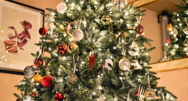 10 dicas para montar decoração natalina com segurança