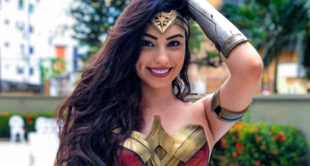 Jovem maranhense e cosplayer participa da Premiere Mundial da Mulher Maravilha 1984