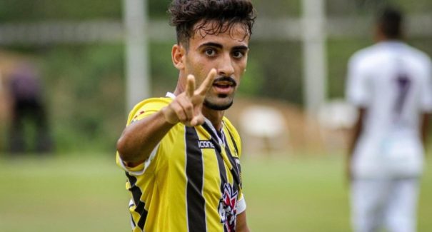 Sampaio acerta com atacante Léo Melo, último reforço para Série B