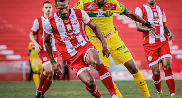 Sampaio perde para o Náutico e fica a quatro pontos do G-4 da Série B