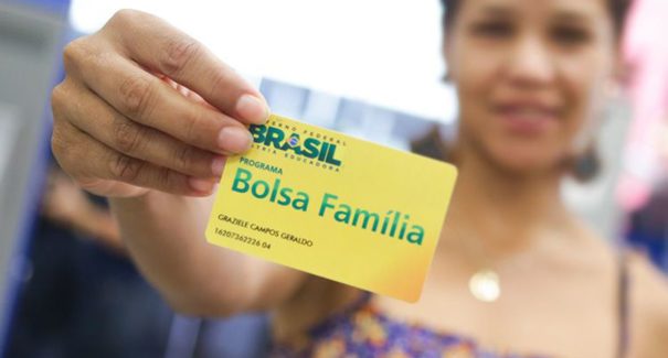 Programa Bolsa Família volta a exigir frequência escolar e vacinação
