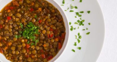 Saiba como fazer sopa de lentilha para o Ano Novo