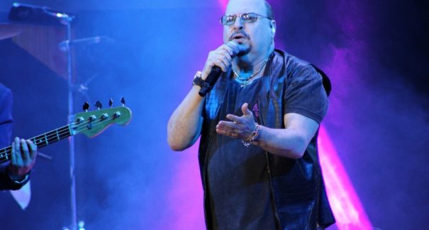 Paulinho, vocalista da Roupa Nova, morre por complicações da Covid-19