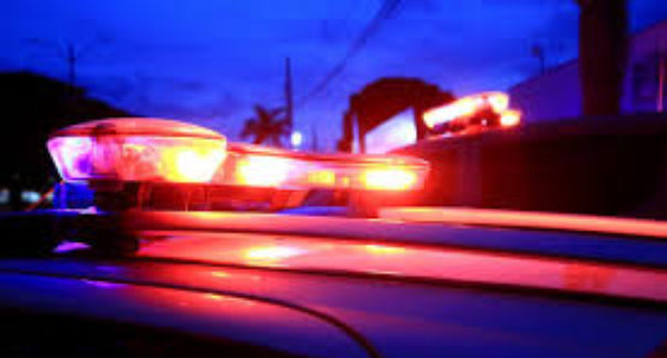 Adolescente é morto após ser baleado por bandidos enquanto lavava carro