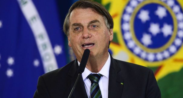 Internado em SP, Bolsonaro não tem previsão de cirurgia