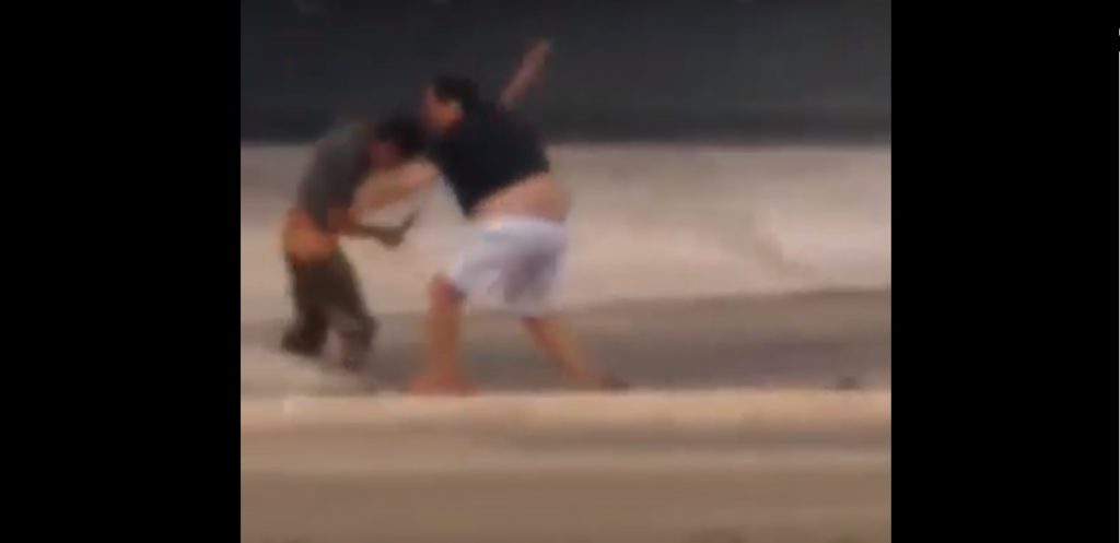 Vídeo: com faca e porrete, morador de rua e motorista brigam em São Luís
